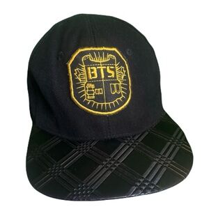 BTS K-Pop Unisex Ajustable Black and Gold Cap